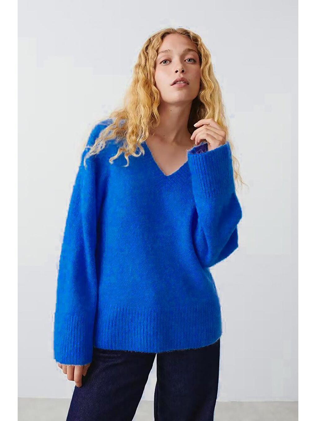 Mavi V Yaka Oversize Kadın Triko Kazak Mg2149-1