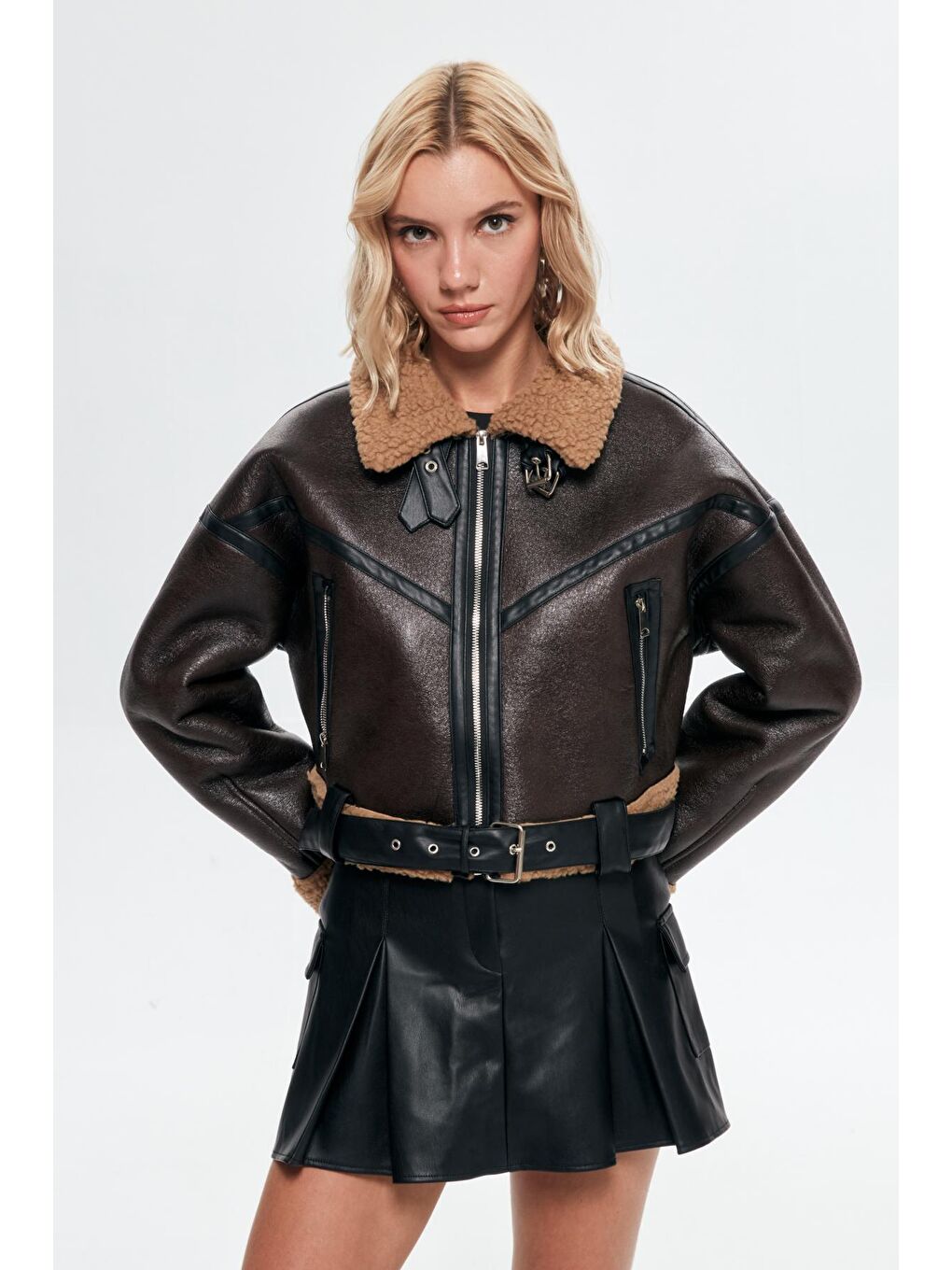 İçi Peluş Detaylı Kemerli Kaban Kahverengi-3