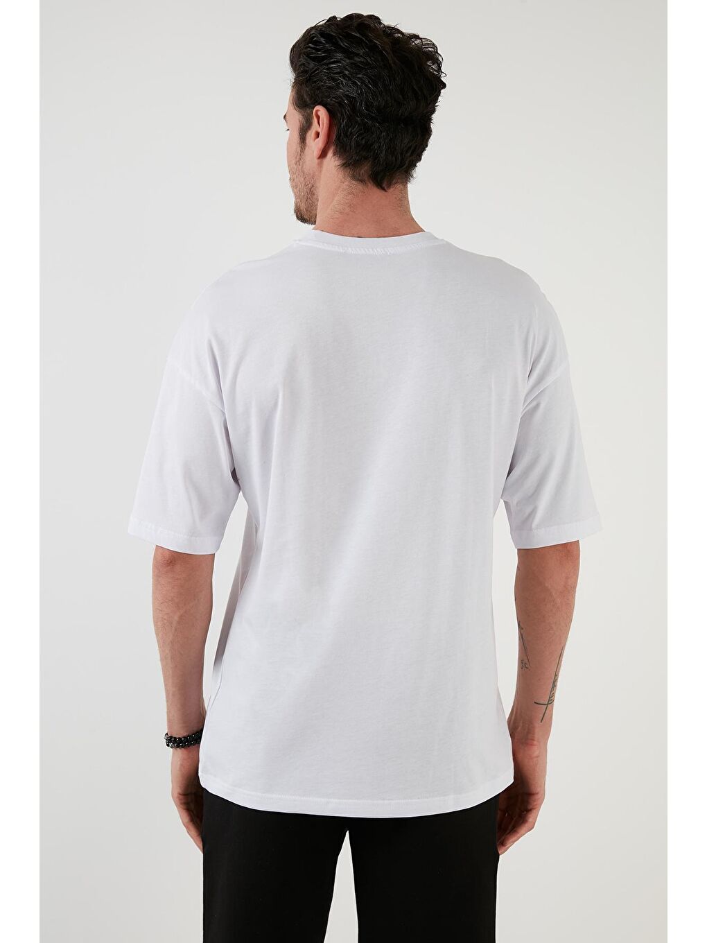 Beyaz Baskılı Pamuklu Oversize Bisiklet Yaka Tişört 5727500-4