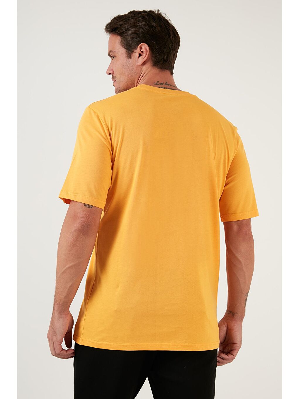 Sarı Baskılı Regular Fit Bisiklet Yaka %100 Pamuk Tişört 5727404-4