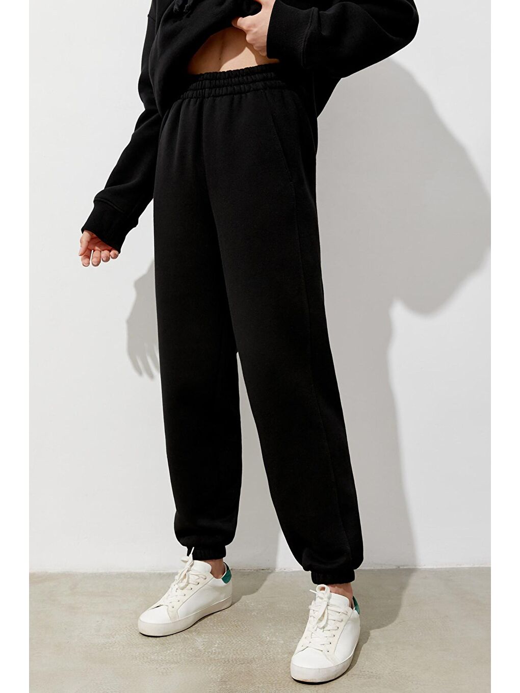 Kadın Siyah Comfort Fit Eşofman Altı Mg1353