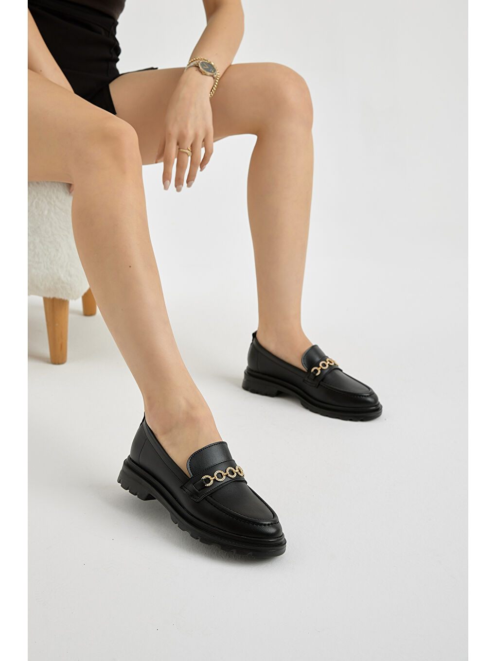 Kadın Siyah Cilt Kalın Poli Taban Zincir Aksesuarlı Günlük Loafer-2