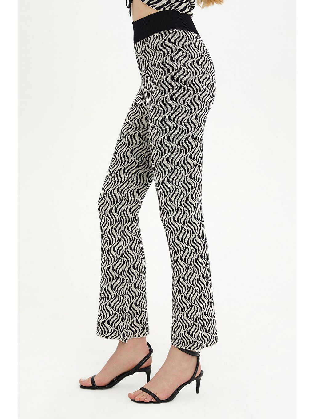 Lacivert-Ekru Jakarlı İspanyol Paça Triko Pantolon-2