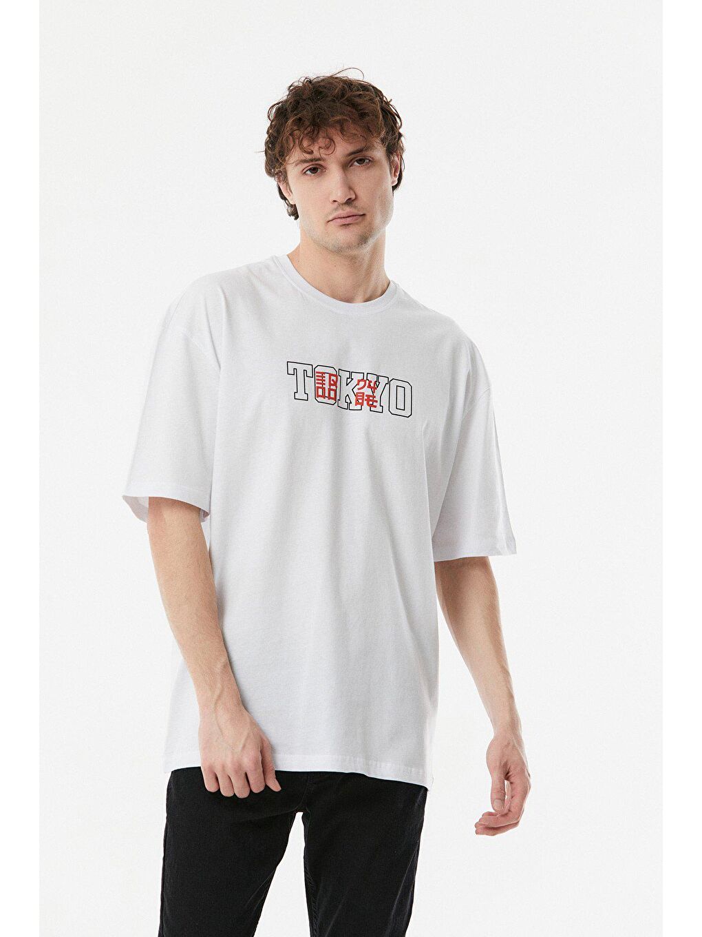 Beyaz Tokyo Baskılı Oversize Tişört-1