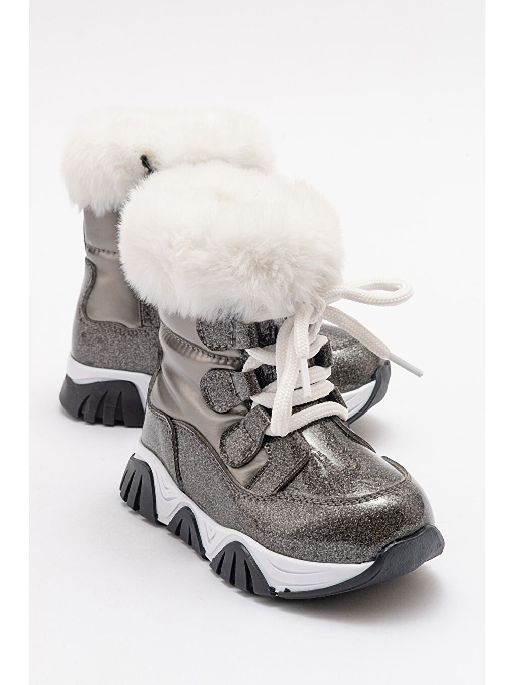 Gri Kız Çocuk Platin Simli Rugan Deri Kürklü Anatomik Kar Botu