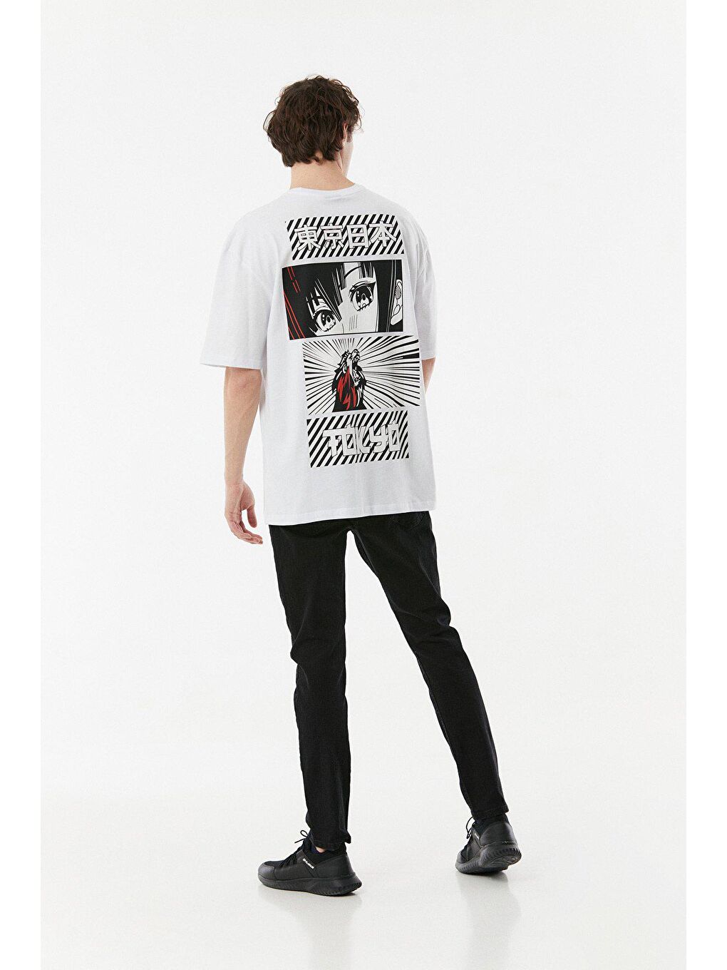 Beyaz Tokyo Baskılı Oversize Tişört-4