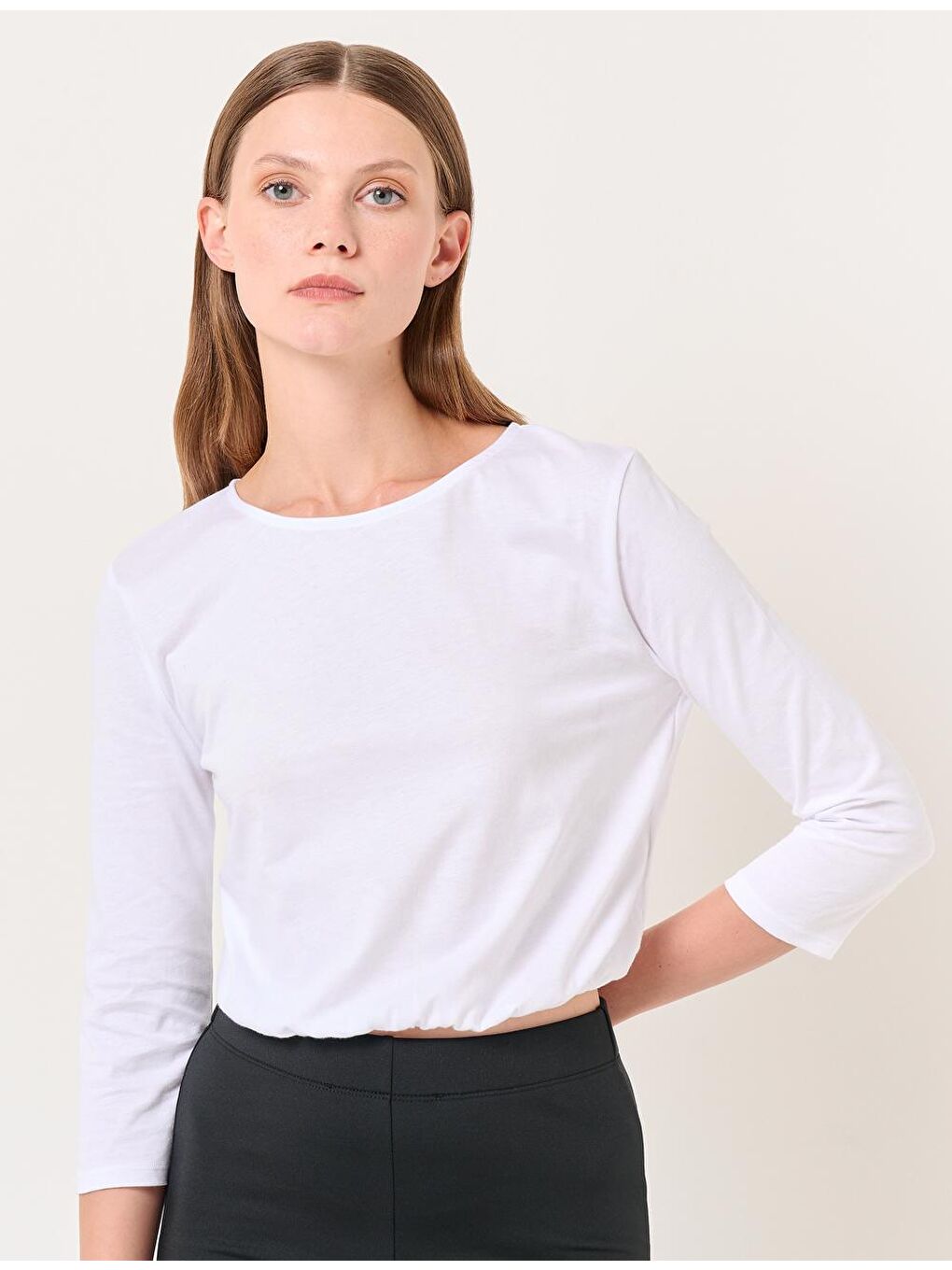 Beyaz Truvakar Kol Yuvarlak Yaka Pamuklu Tişört-2