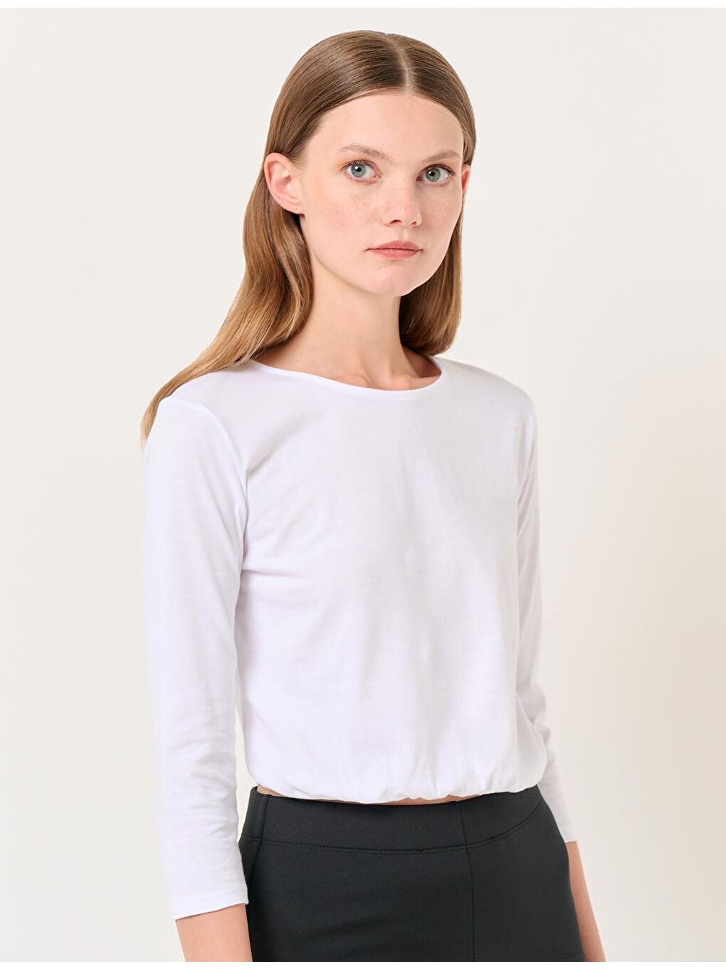 Beyaz Truvakar Kol Yuvarlak Yaka Pamuklu Tişört-3