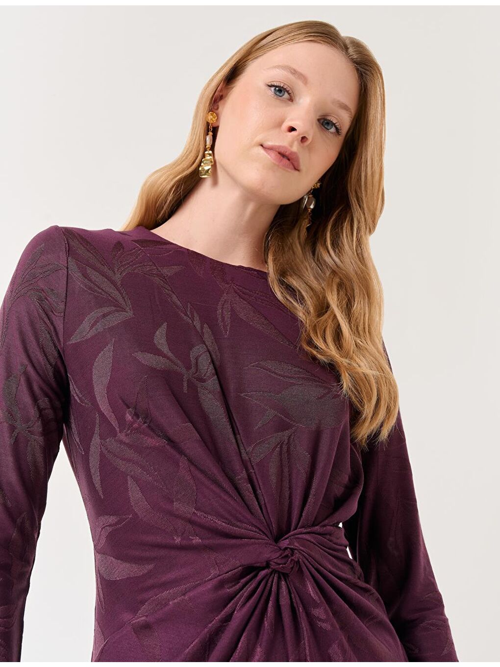 Bordo Uzun Kollu Yırtmaçlı Desenli Midi Elbise-1