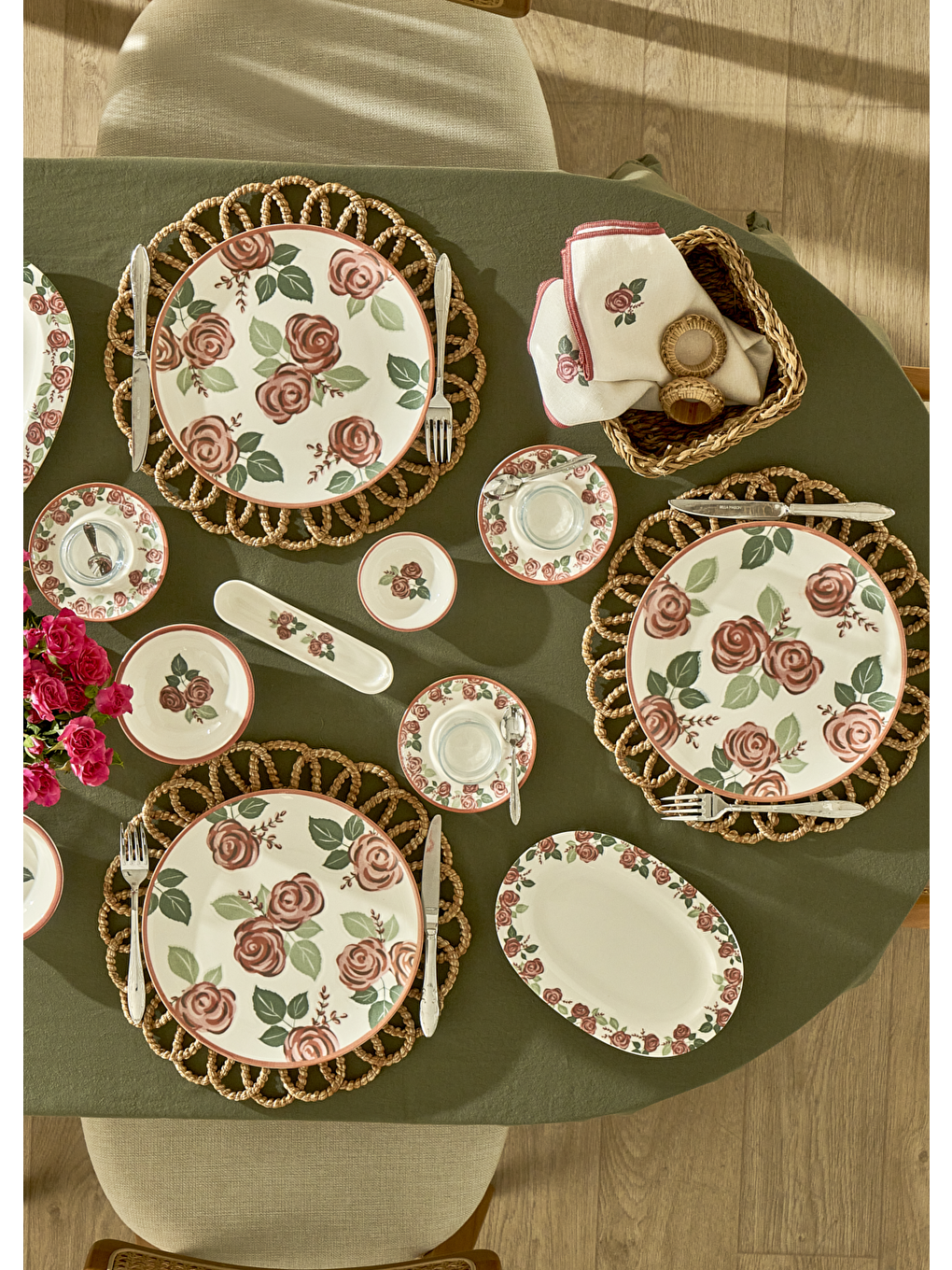 Karışık Rose Porselen Bordürlü Sunum Tabağı (25 Cm)-10