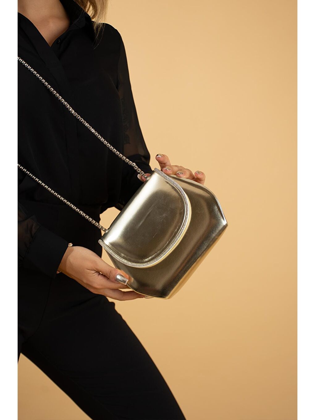 Sarı Parlak Deri Taş Detaylı Zincir Askılı Kadın Omuz Çantası BAG488-23-1