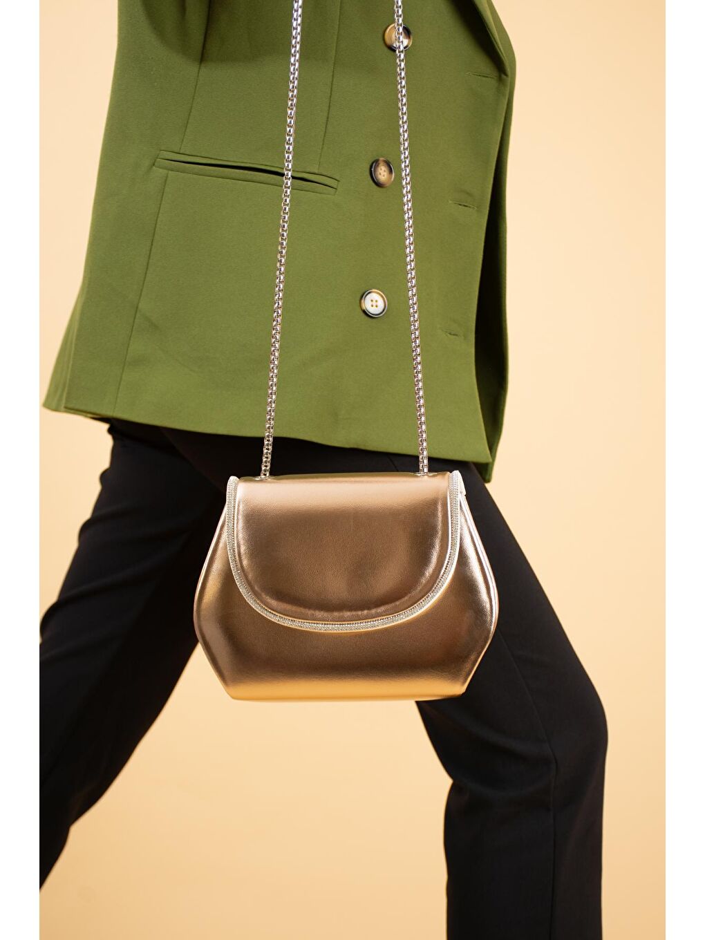 Pembe Parlak Deri Taş Detaylı Zincir Askılı Kadın Omuz Çantası BAG488-23-1