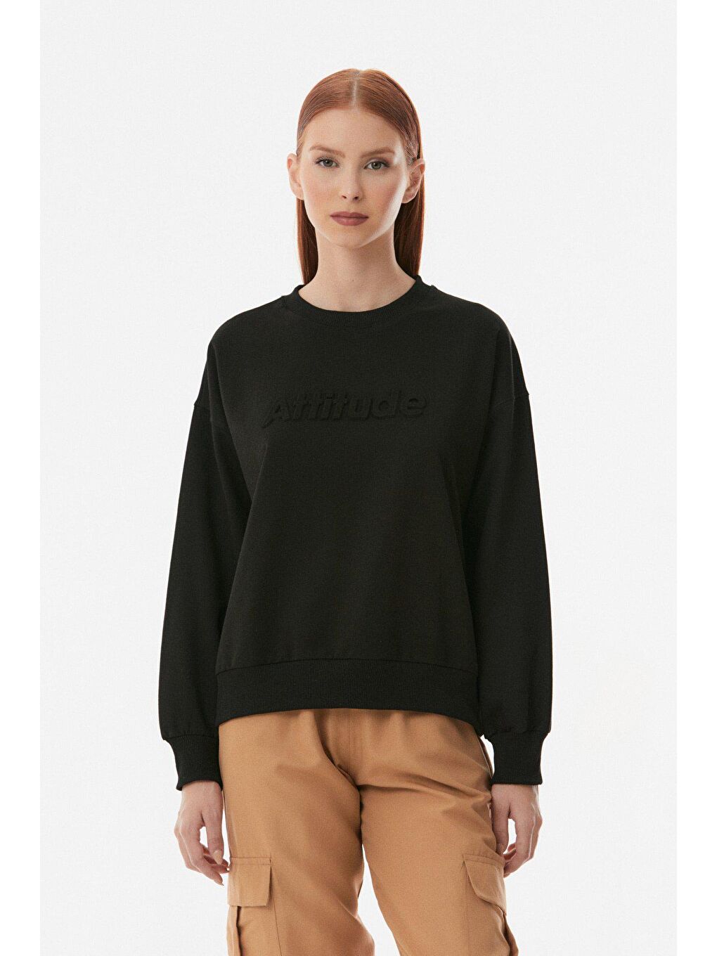 Siyah Kabartma Baskılı Bisiklet Yaka Sweatshirt