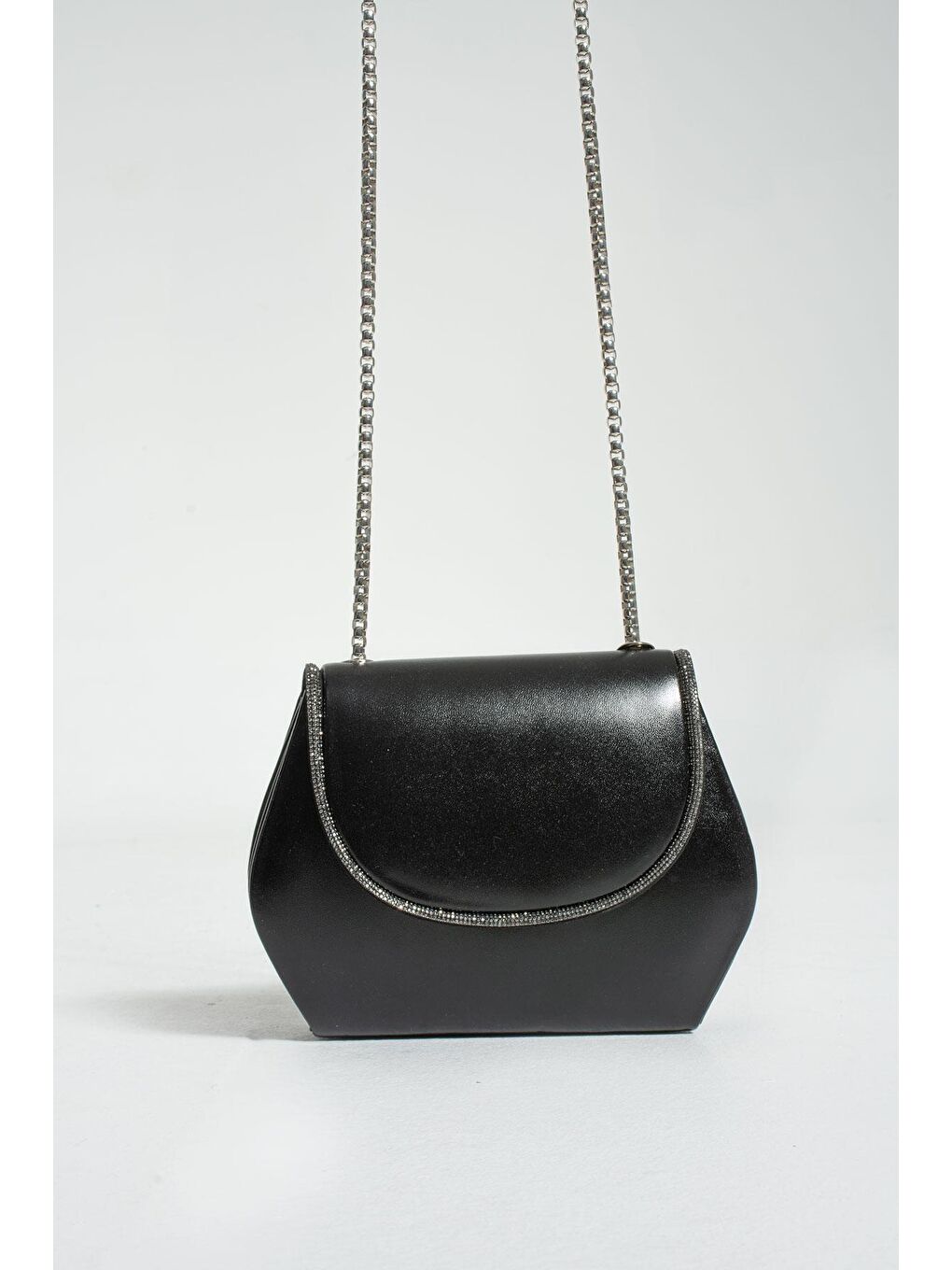 Siyah Parlak Deri Taş Detaylı Zincir Askılı Kadın Omuz Çantası BAG488-23-3