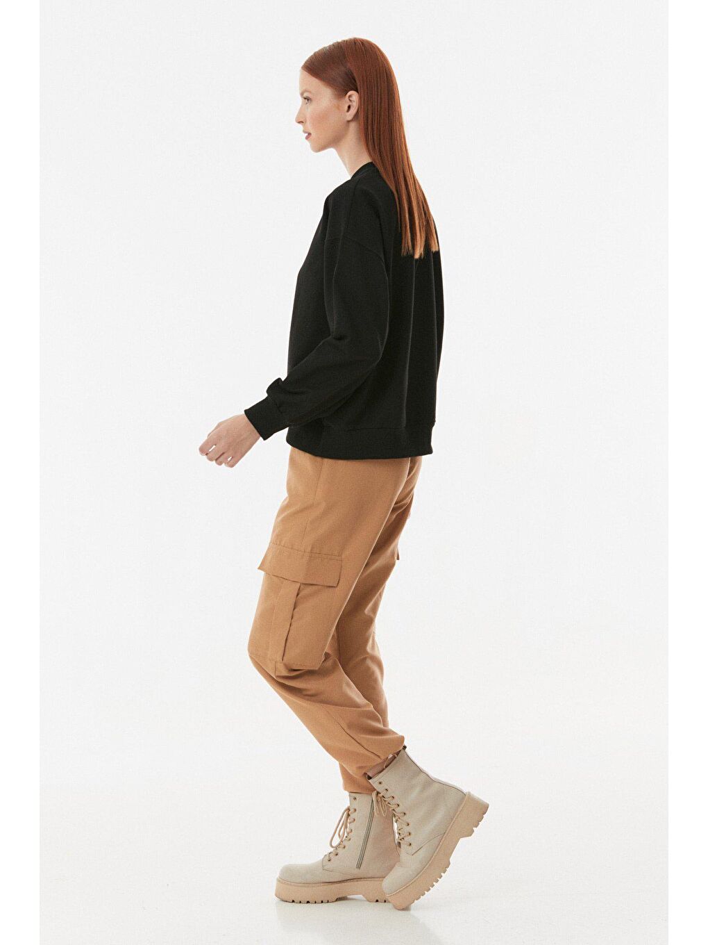 Siyah Kabartma Baskılı Bisiklet Yaka Sweatshirt-2