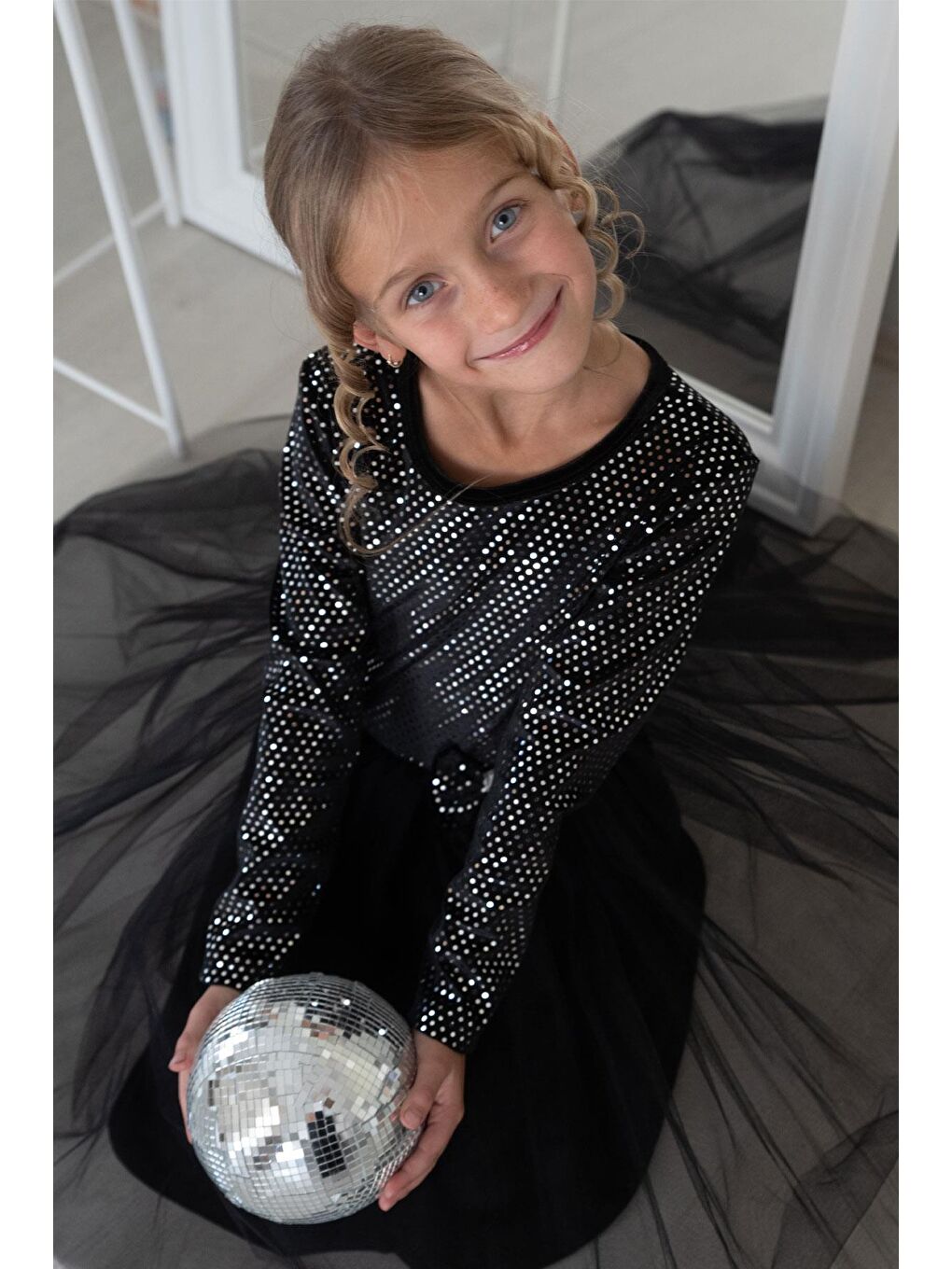 Kız Çocuk Uzun Kollu Elbise Kadife Pullu Siyah (5 Yaş)-2