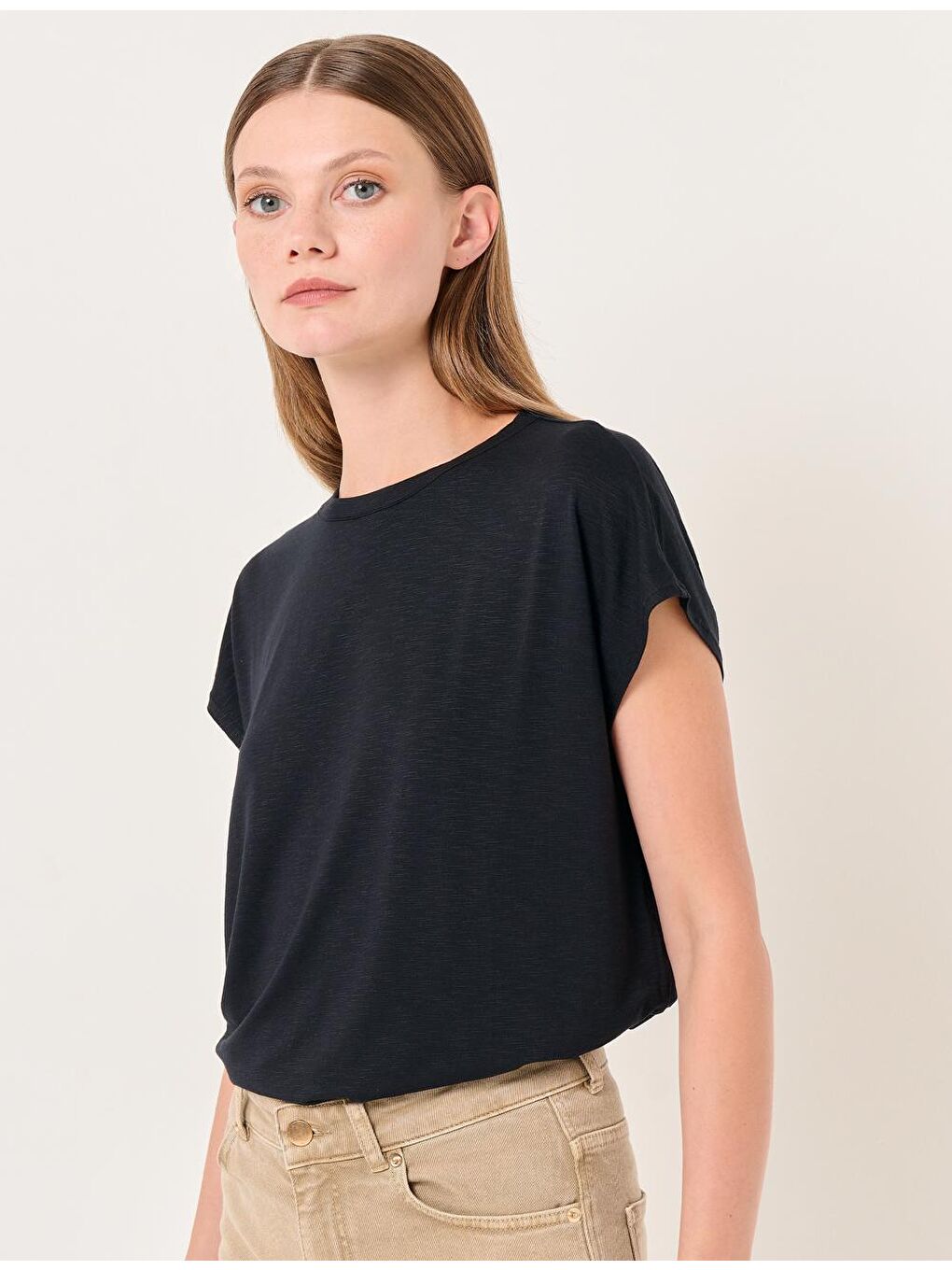 Siyah Bisiklet Yaka Kolsuz Düz Tişört