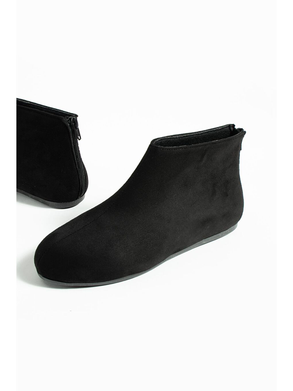 Siyah İnce Taban Çarık Görünümlü Fermuarlı Kadın Bot&Bootie 53-1300-23Süet-3