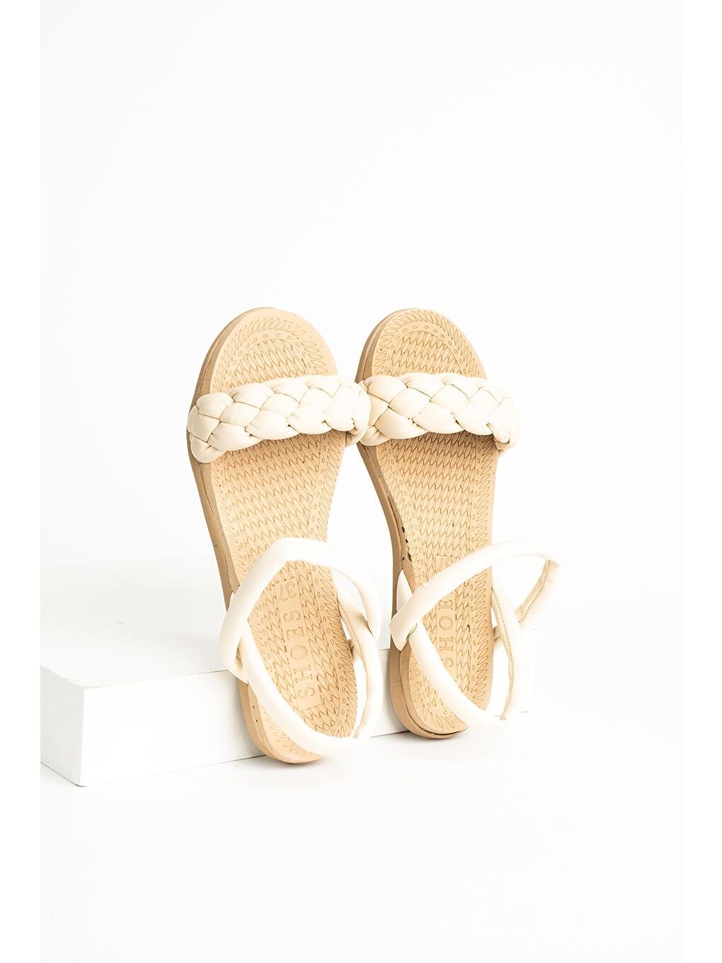 Bej Örgülü Rahat Taban Kadın Sandalet 41-30-22-3