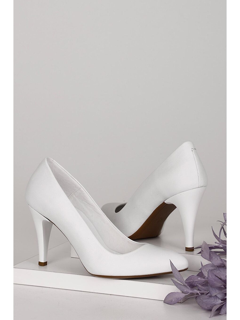 Beyaz Hakiki Deri Sivri Burun İnce Yüksek Topuklu Stiletto Kadın Ayakkabı 22354-1