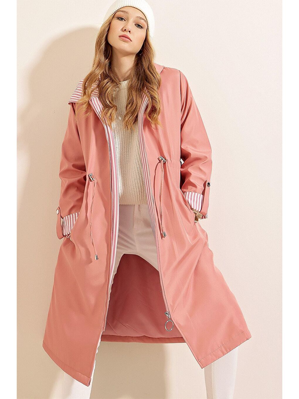 Kadın Pembe Beli Büzgülü Kapüşonlu Uzun Trençkot HZL22W-BD190911-1