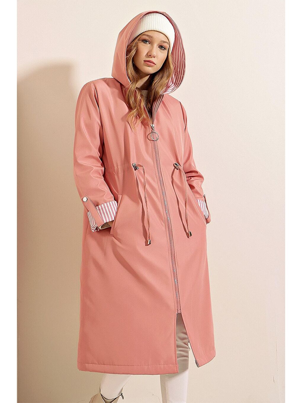 Kadın Pembe Beli Büzgülü Kapüşonlu Uzun Trençkot HZL22W-BD190911-3