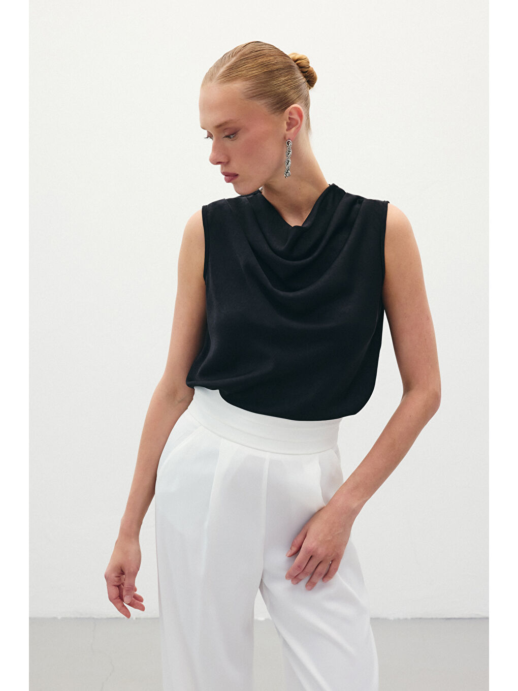 Degaje Yaka Saten Bluz - Siyah-2