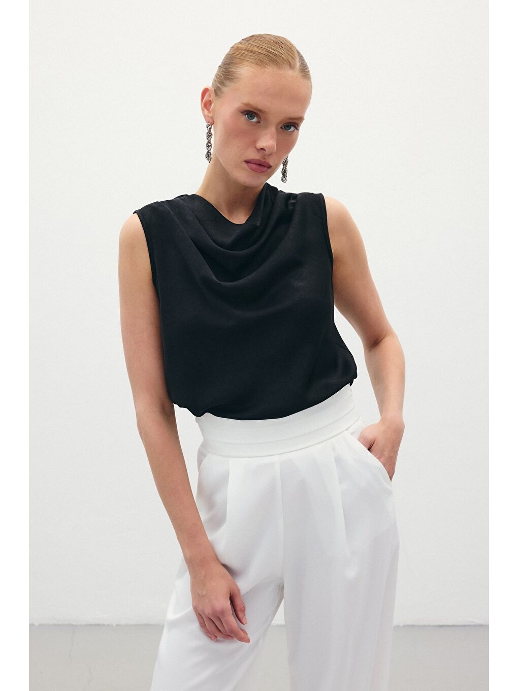 Degaje Yaka Saten Bluz - Siyah-4