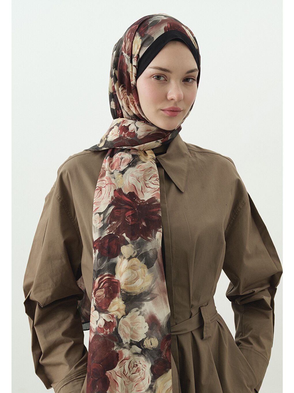 Siyah Rose Breeze Desenli Pamuk Viskon Şal