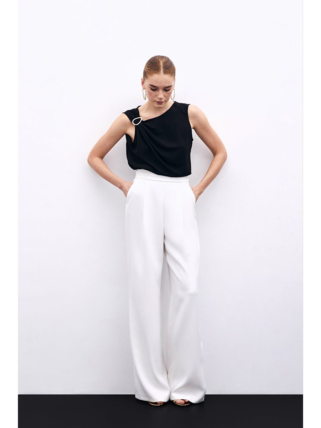 Tek Omuz Detaylı Bluz - Siyah-2