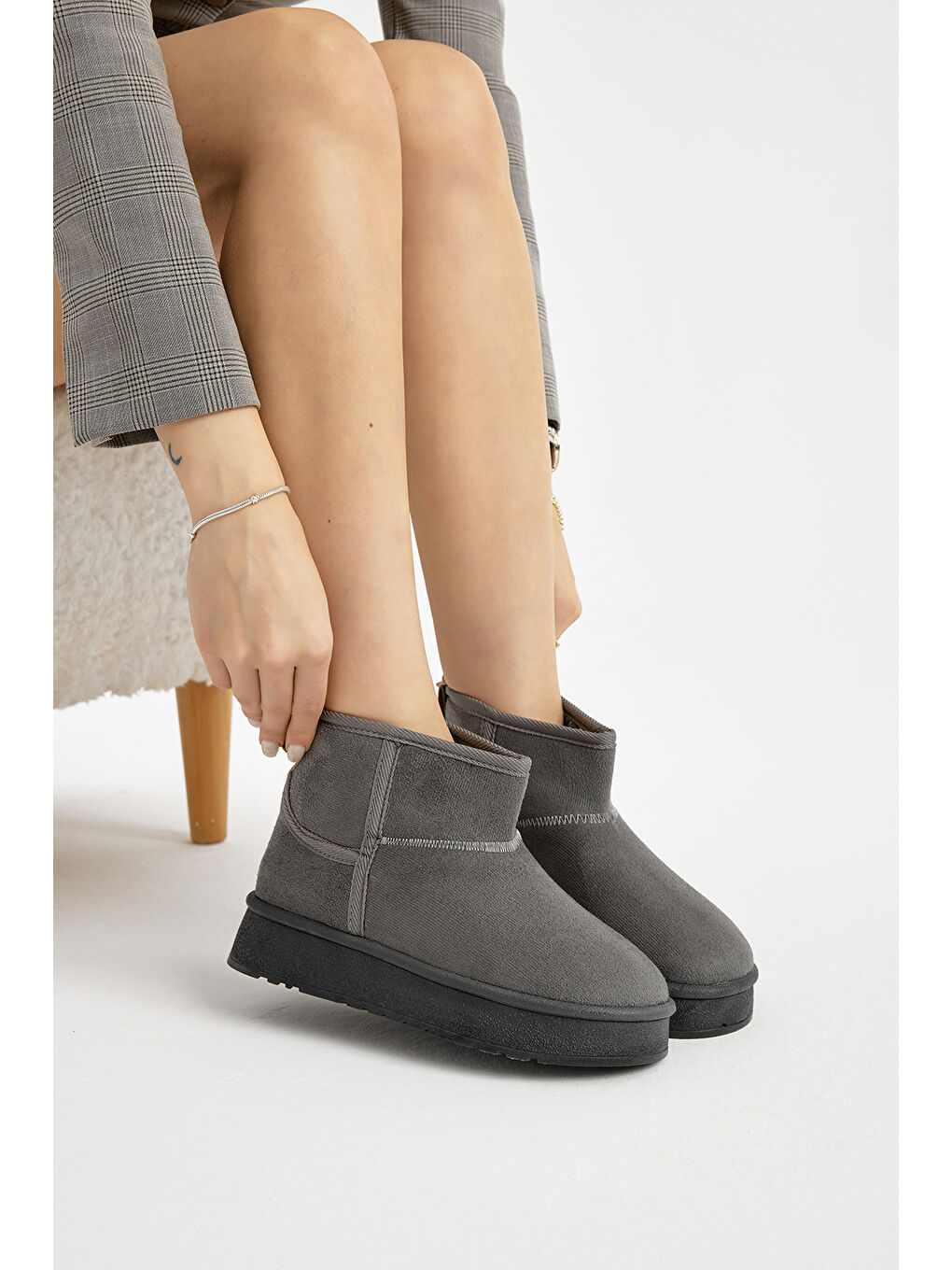 Gri Kadın Füme Kalın Poli Taban Süet Görünümlü Günlük Bot-2