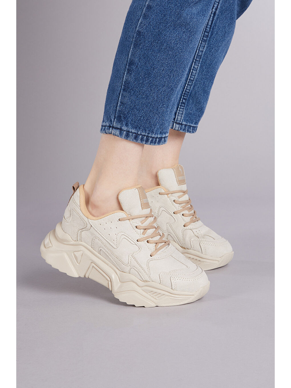 Kadın Bej Rahat Kalıp Yüksek Taban Bağcıklı Spor Ayakkabı-4