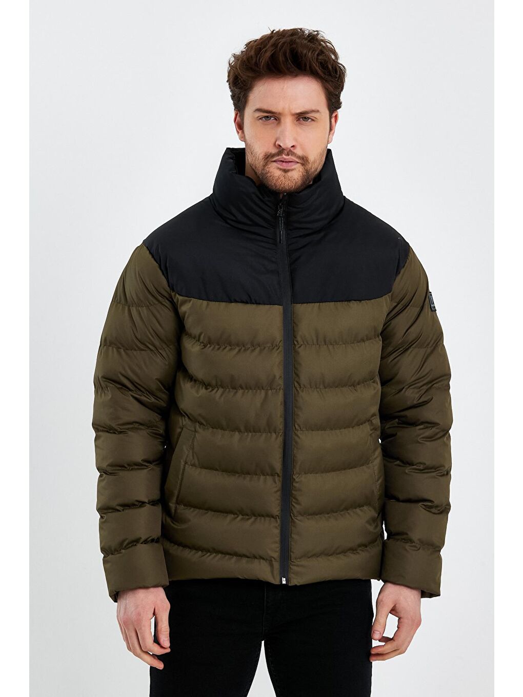 Erkek Siyah Haki Dolumlu Şişme Rahat Kesim Çift Renkli Fermuarlı Mont-1