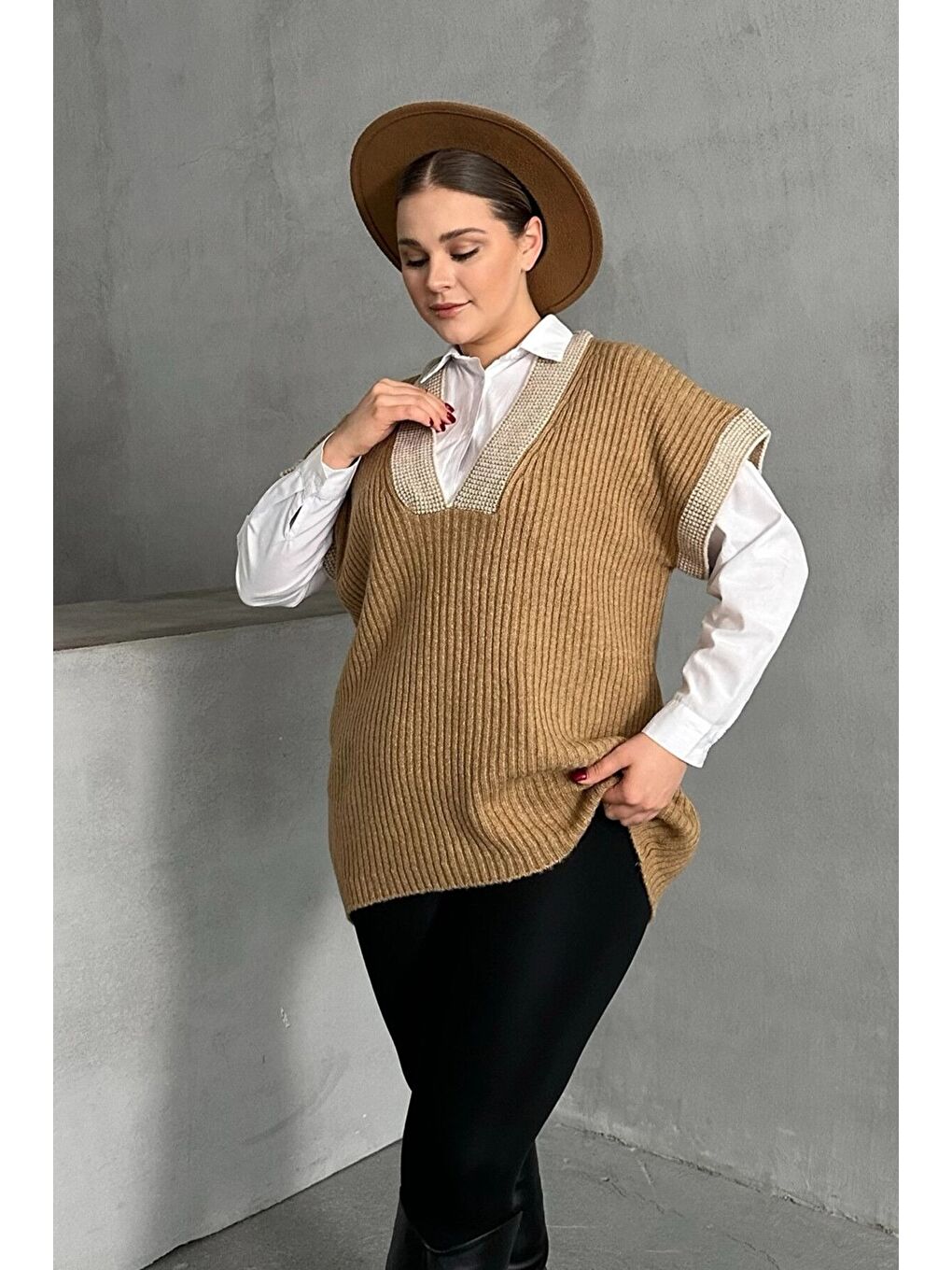 Kahverengi Büyük Beden V Yaka Kısa Kollu Triko Süveter 302135-2