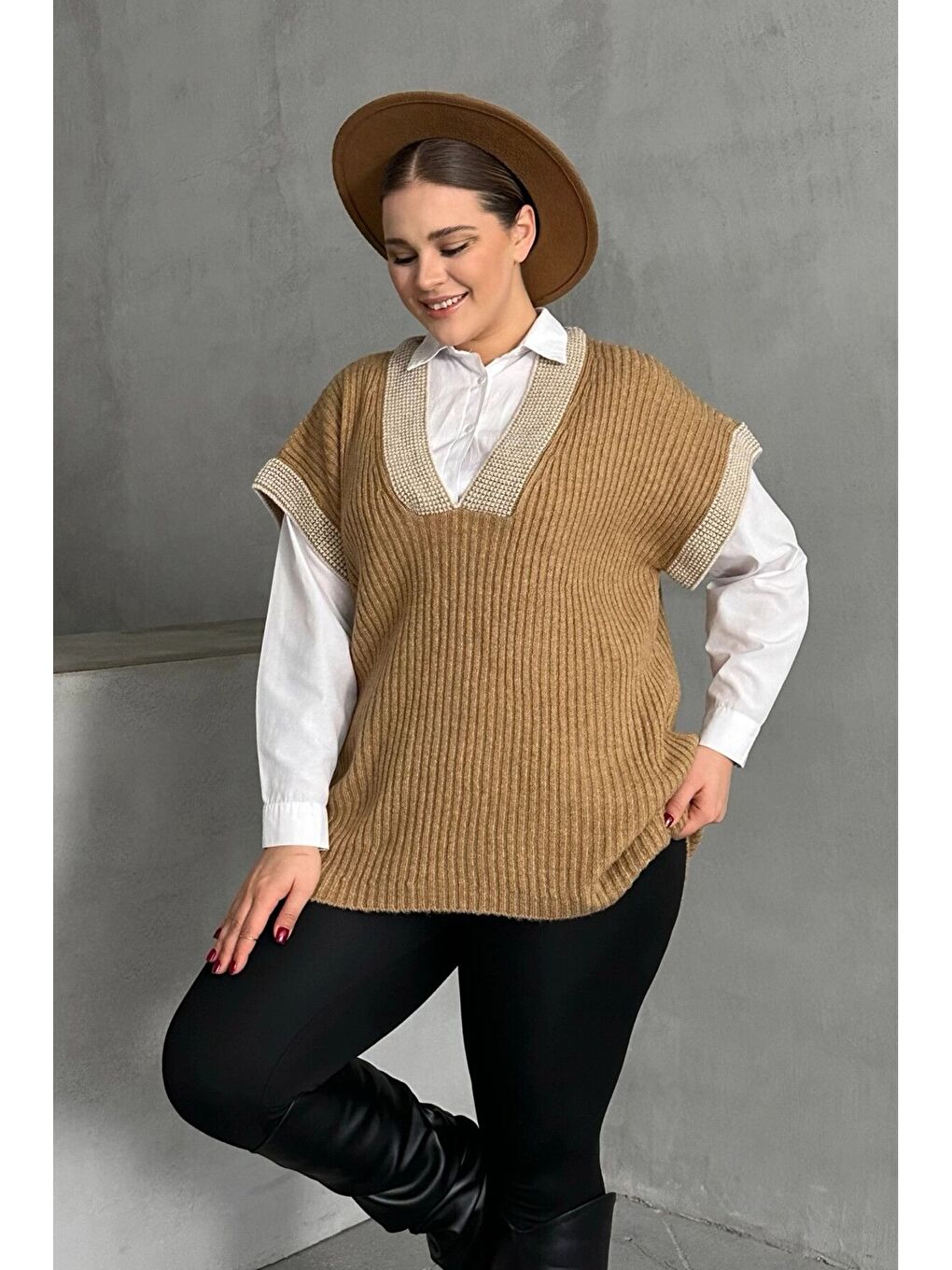 Kahverengi Büyük Beden V Yaka Kısa Kollu Triko Süveter 302135-8