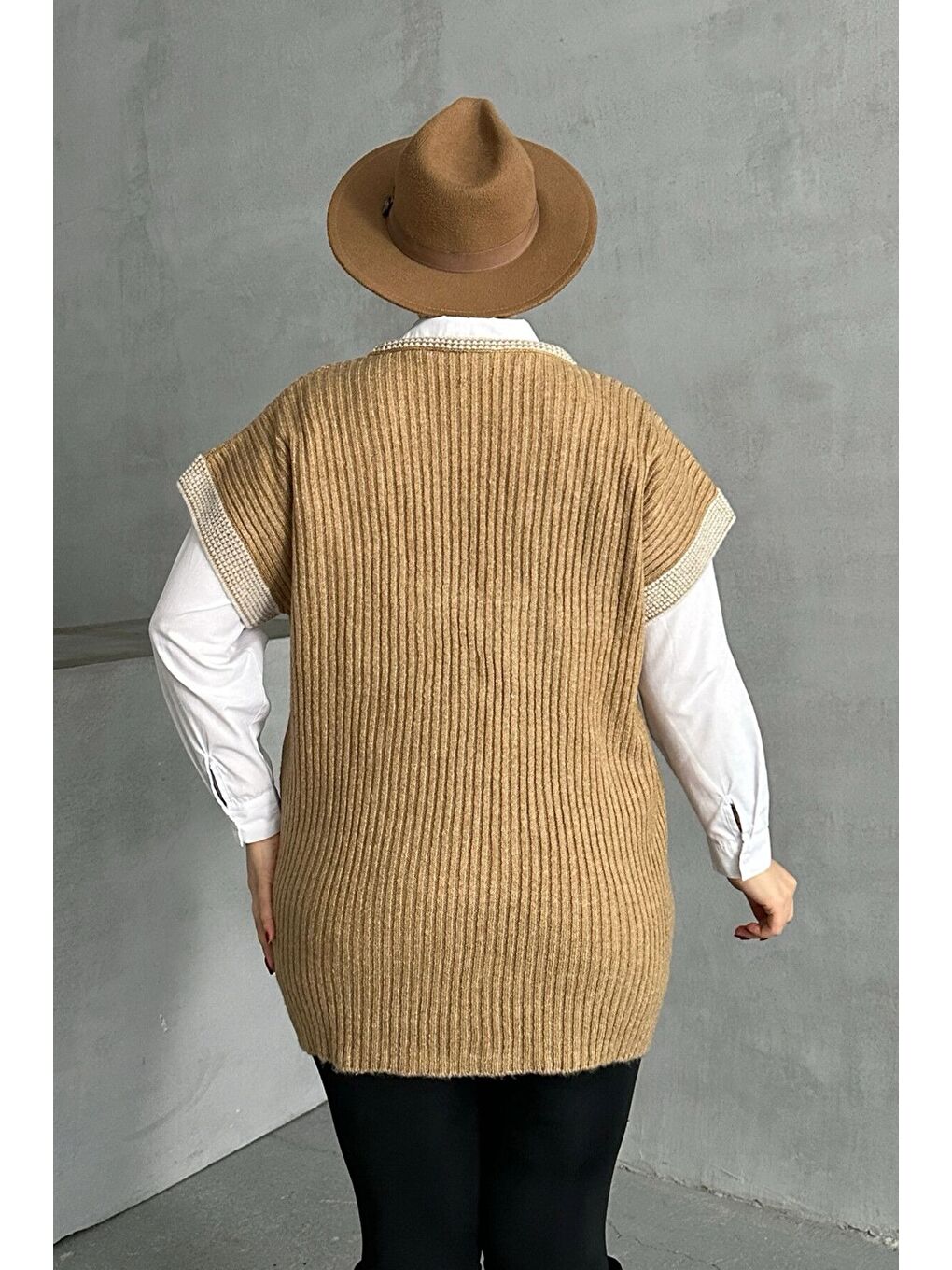 Kahverengi Büyük Beden V Yaka Kısa Kollu Triko Süveter 302135-11