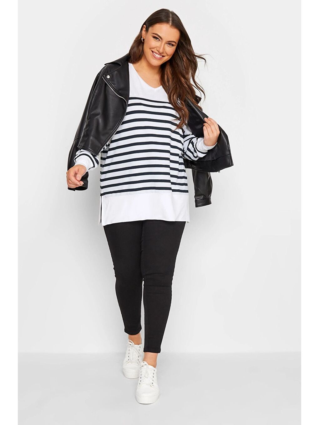 Beyaz Büyük Beden V Yaka Uzun Kollu Yırtmaç Detaylı Tişört 301620-6