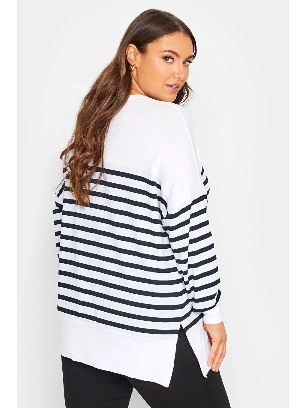 Beyaz Büyük Beden V Yaka Uzun Kollu Yırtmaç Detaylı Tişört 301620-8