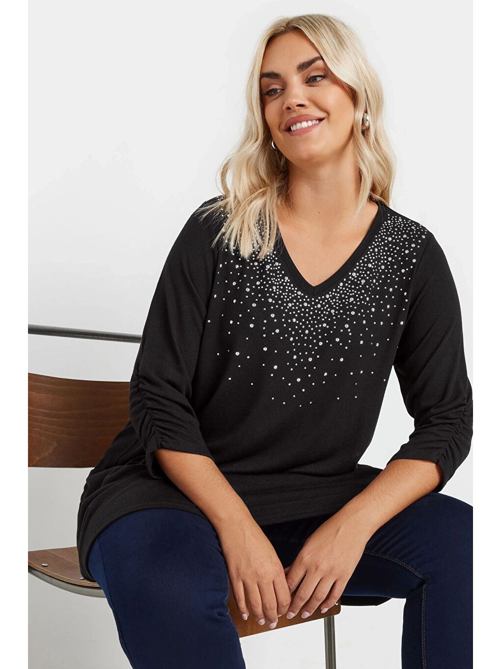 Siyah Büyük Beden V Yakası Taş İşlemeli Kolları Büzgülü Bluz 322223