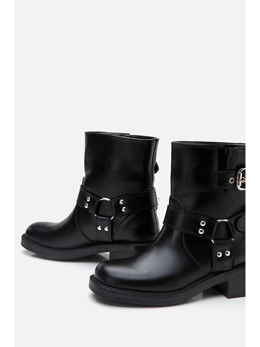 Siyah Kadın Tokalı Düz Bot-4