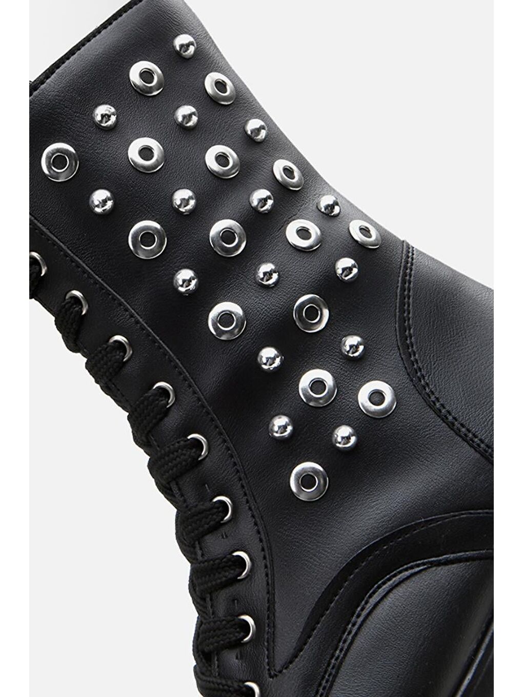 Siyah Kadın Zımbalı Düz Bot-4