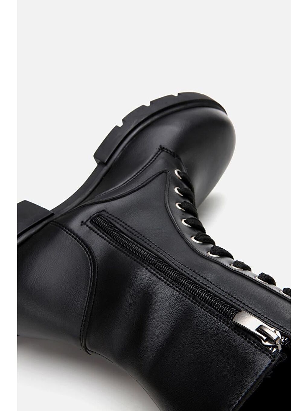 Siyah Kadın Zımbalı Düz Bot-7