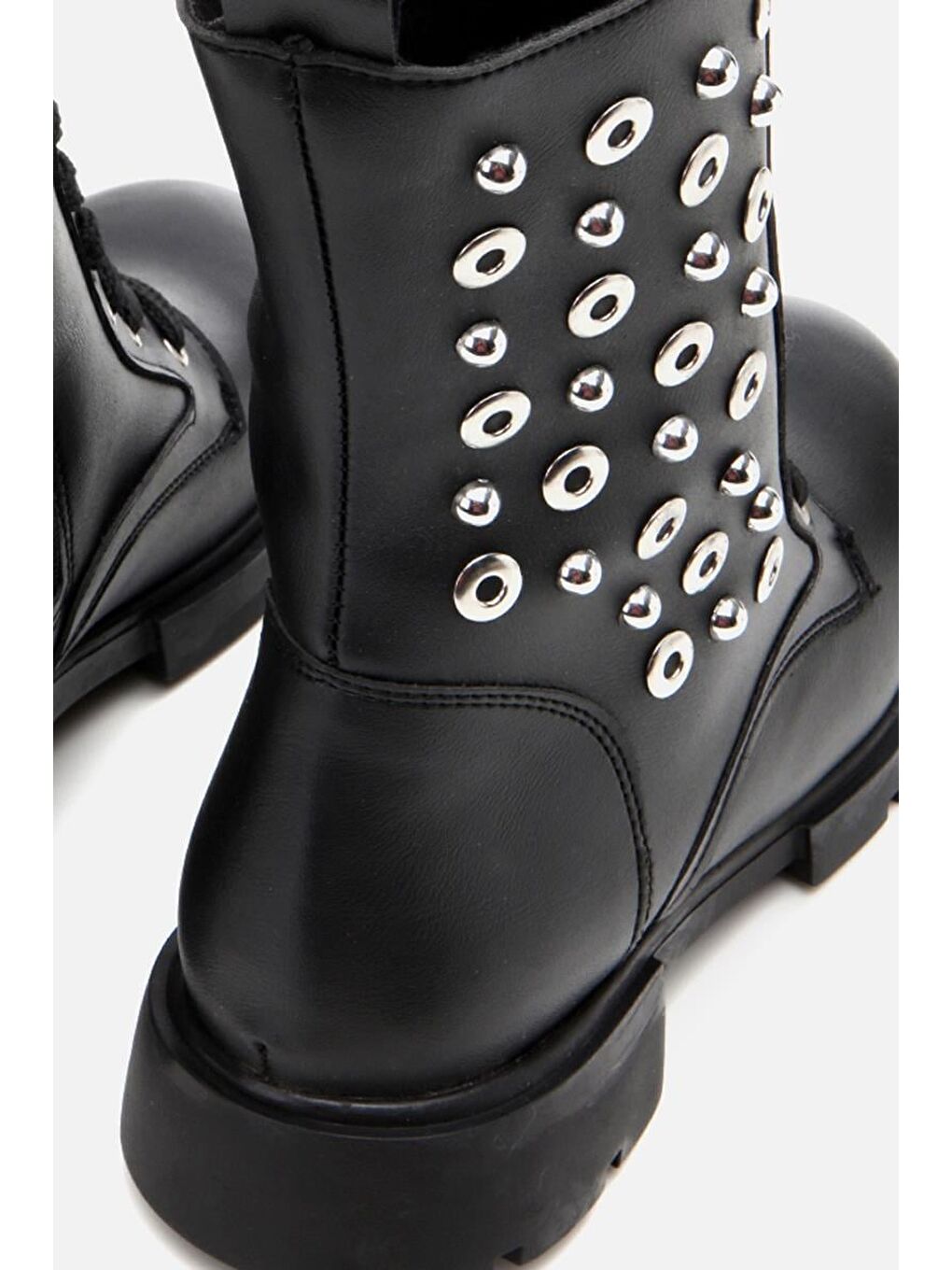 Siyah Kadın Zımbalı Düz Bot-8