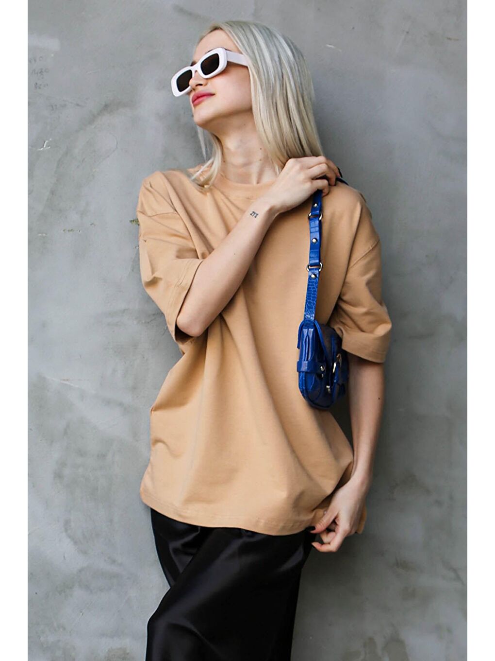 Bej Bisiklet Yaka Basic Oversize Tişört MG1687-1