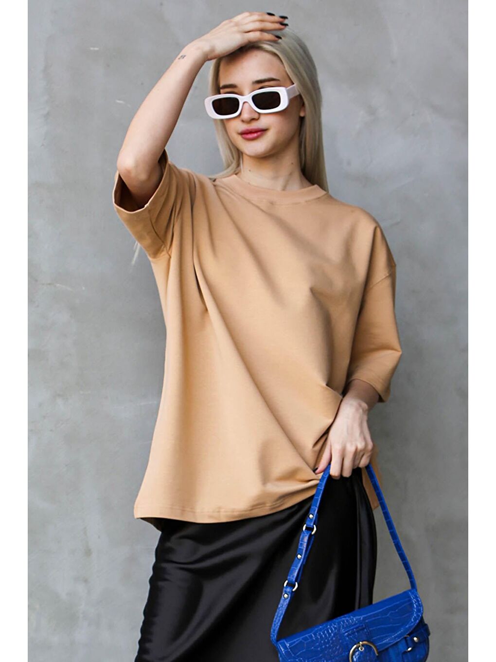 Bej Bisiklet Yaka Basic Oversize Tişört MG1687-3