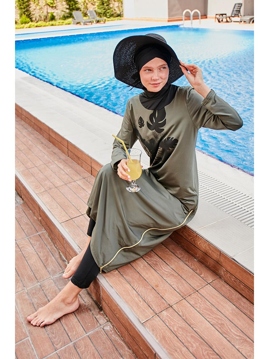 Fermuarlı 4’lü Haki Yaprak Desenli Tam Kapalı Tesettür Mayo M2021