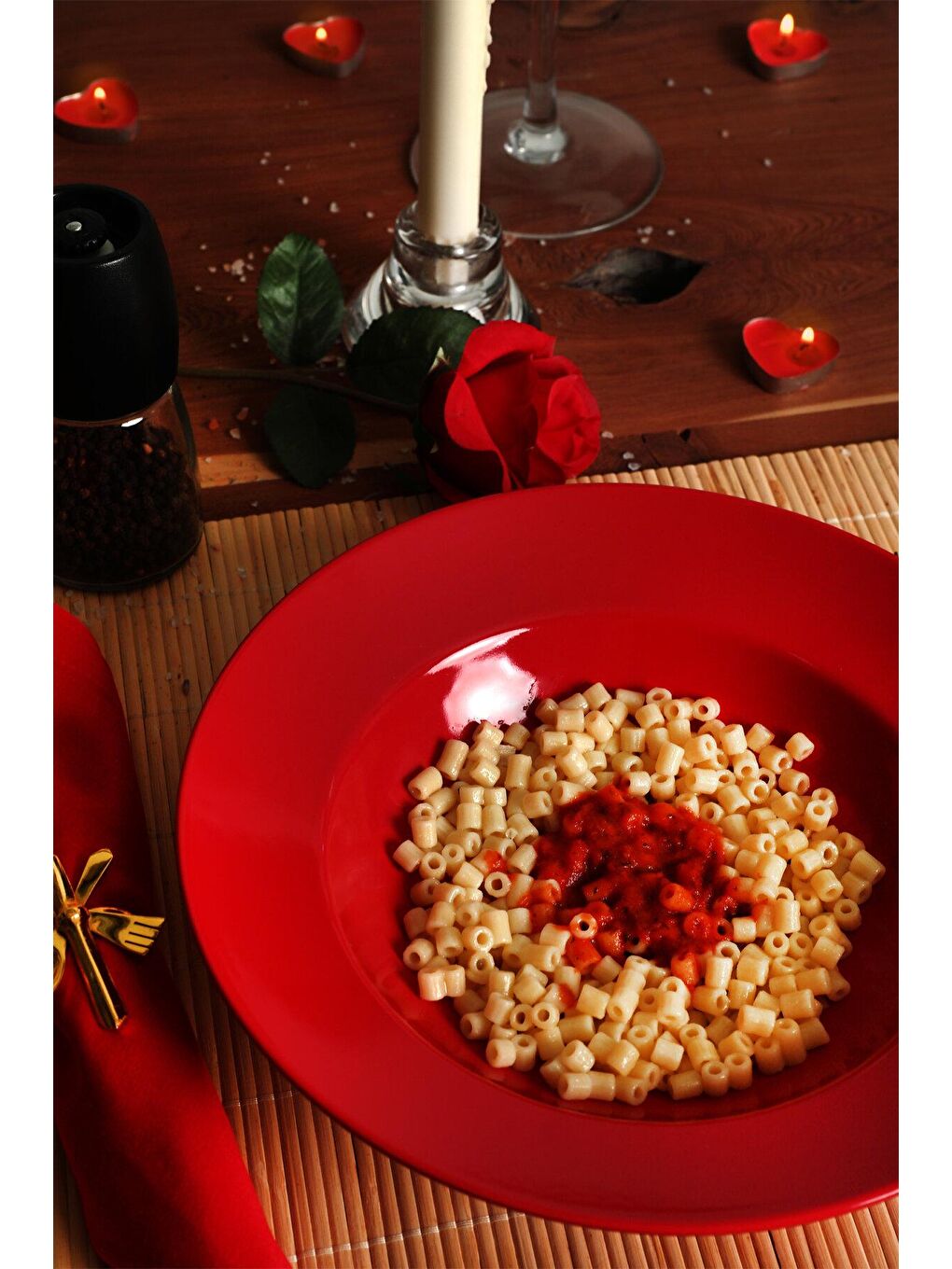 Delta Kırmızı  Makarna Tabağı 26 Cm-1