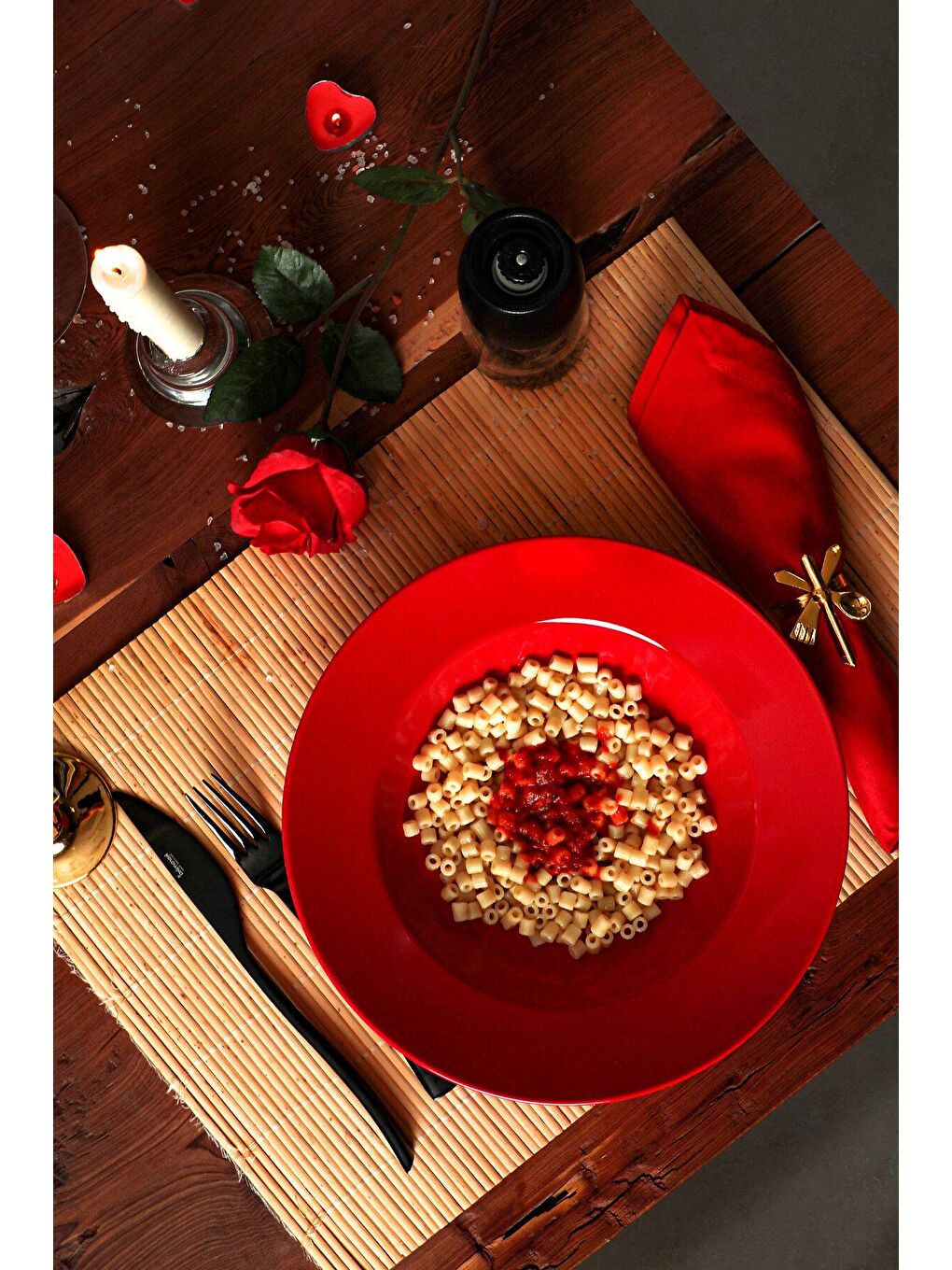 Delta Kırmızı  Makarna Tabağı 26 Cm