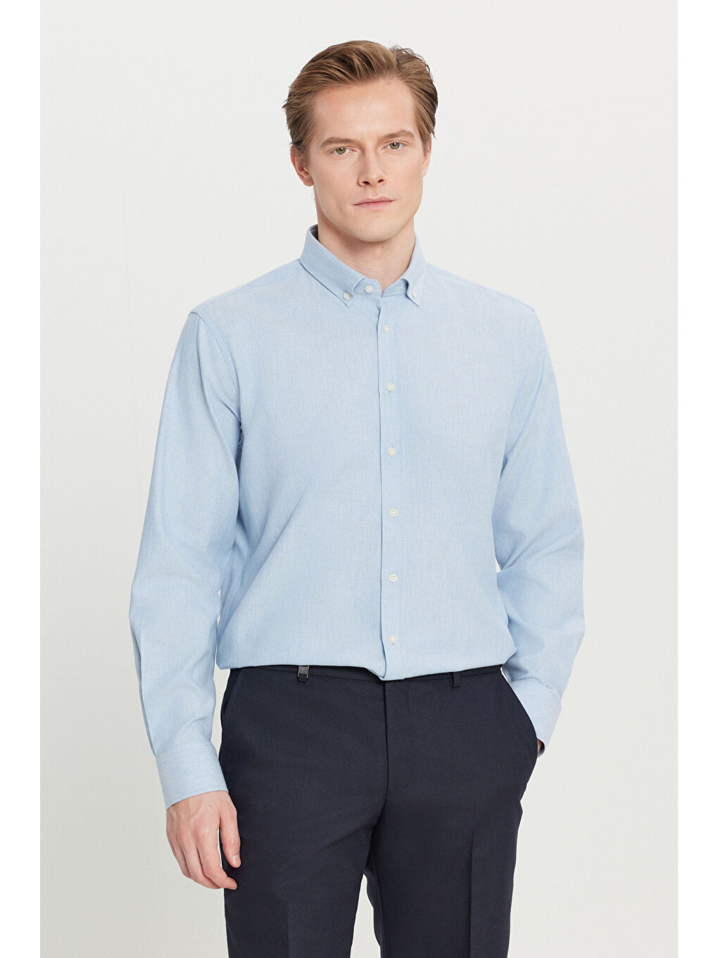 Erkek Mavi %100 Pamuk Comfort Fit Rahat Kesim Düğmeli Yaka Balıksırtı Desenli Gömlek