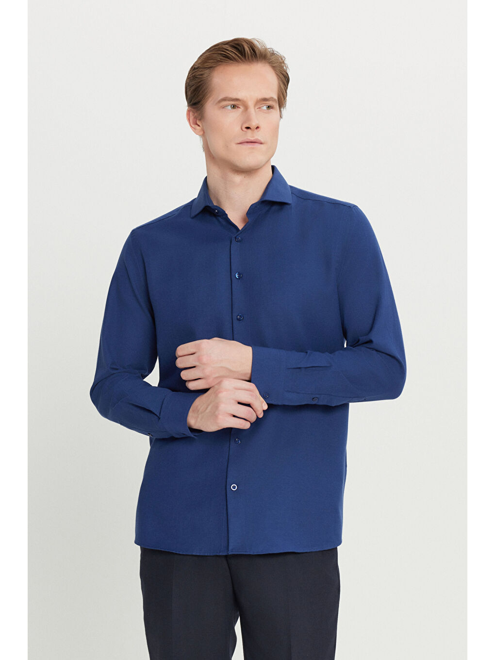 Erkek Lacivert Tailored Slim Fit Dar Kesim Küçük İtalyan Yaka Armürlü Oxford Gömlek-2